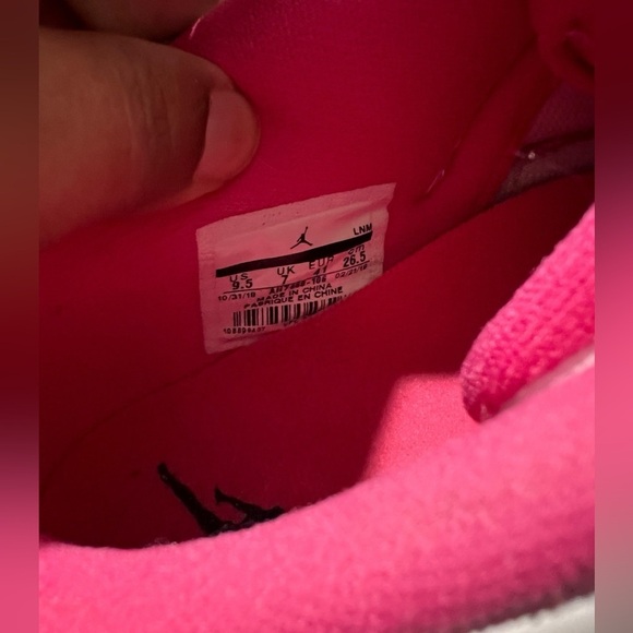 Women's Air Jordan 11 Retro Low, size 9.5 - Picture 9 of 15